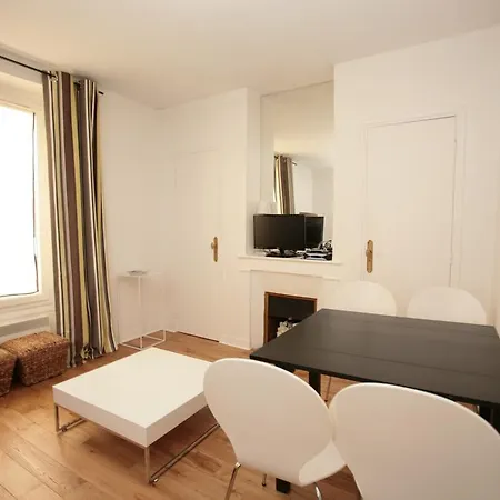 Sunny Saint Germain 1 Bdrm 아파트 파리
